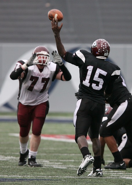 记者：西海岸外援戴维森返回巴西接受鼻梁手术，恢复期3个月